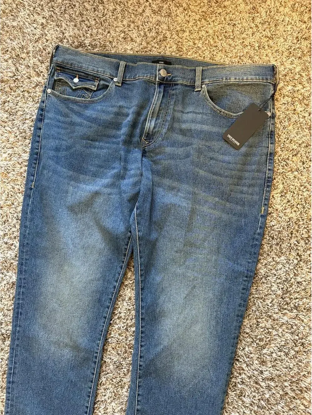True Religion Men’s Geno Relaxed Slim SN Flap Medium Blue Jeans Size 44x32 NEW